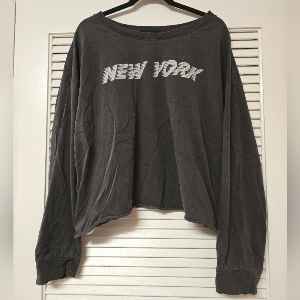 Forever 21 - (Plus-Size) New York Grey & White Long-Sleeve Crop Top